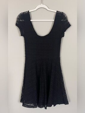 Forever 21 Women's Black Lace Scoop Neck Dress